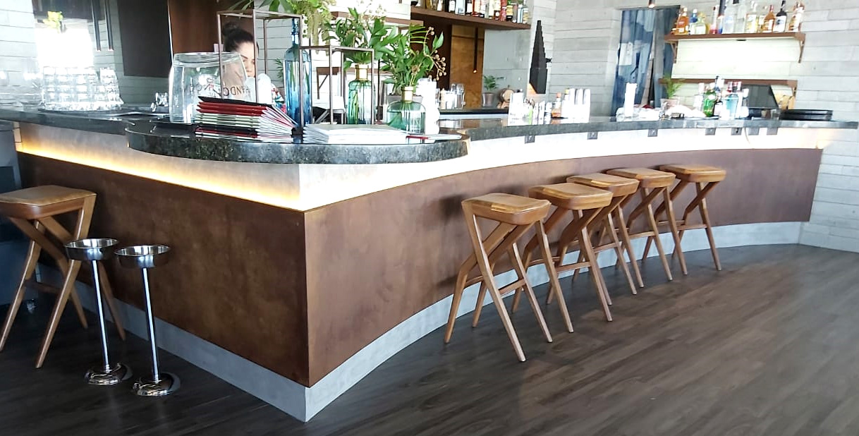 Bancada Restaurante Lassu.jpg